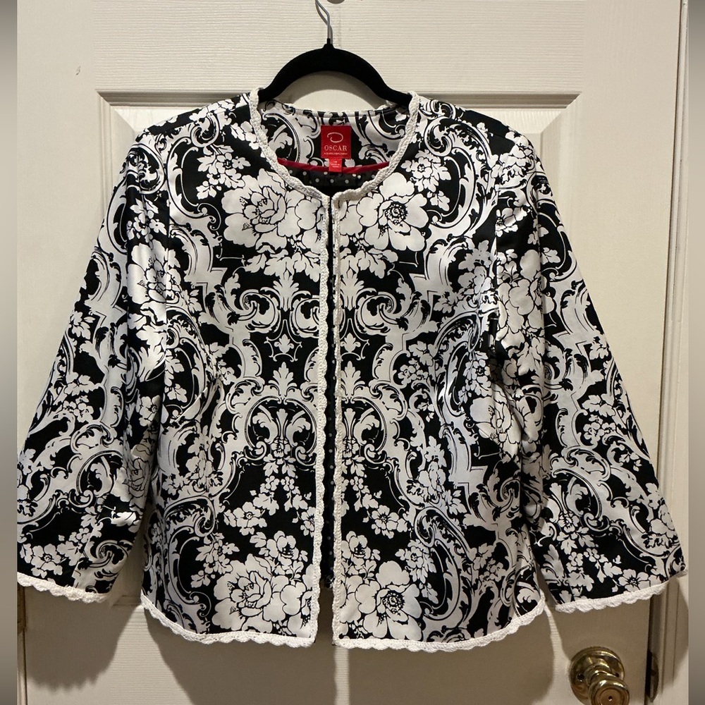 Oscar De La Renta Black White Damask Cropped Jacket Crocheted Trim Woman Size 14